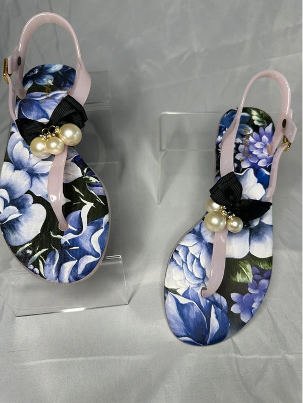 Qupid sandals